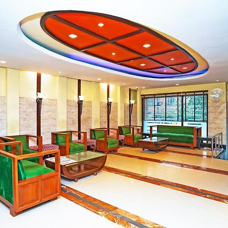 Hotel Pooja Palace New Delhi Exteriör bild
