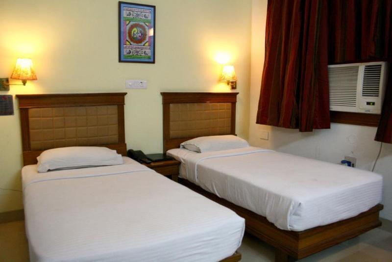 Hotel Pooja Palace New Delhi Exteriör bild