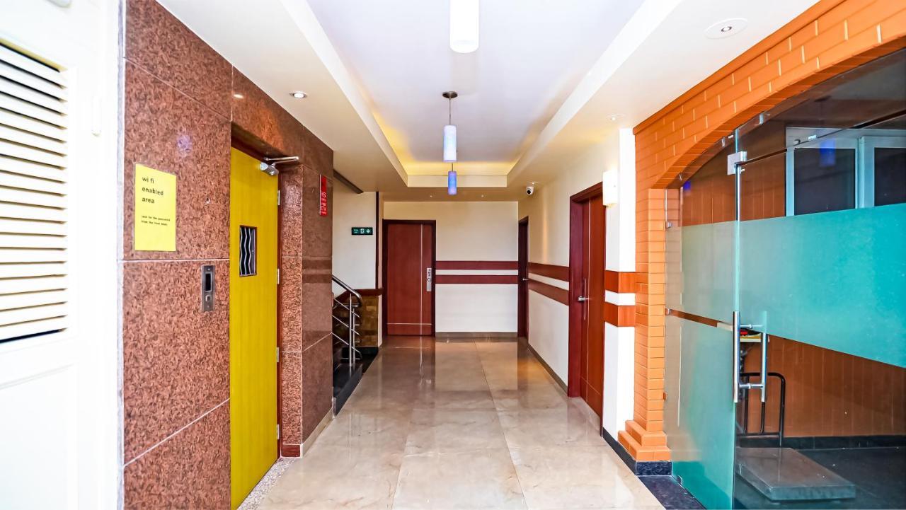 Hotel Pooja Palace New Delhi Exteriör bild